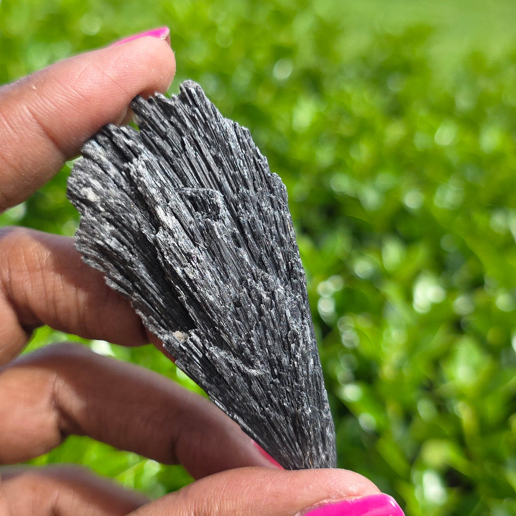 Elevated Calm | Black Kyanite Blade
