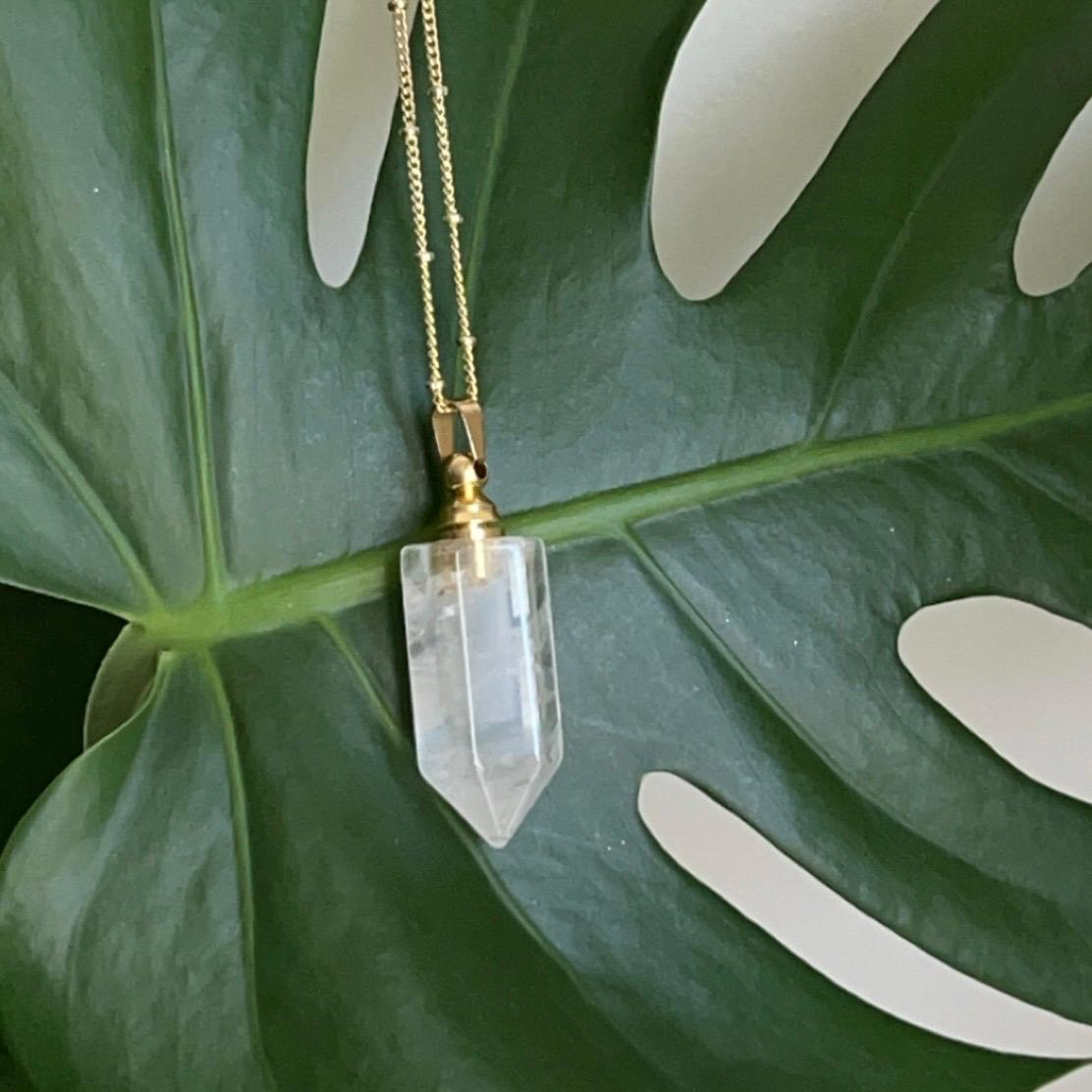 Essential Oil Vial Necklace Clear Quartz (gold) – Elevated Calm